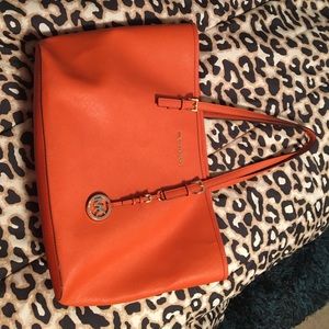 Michel Kors purse